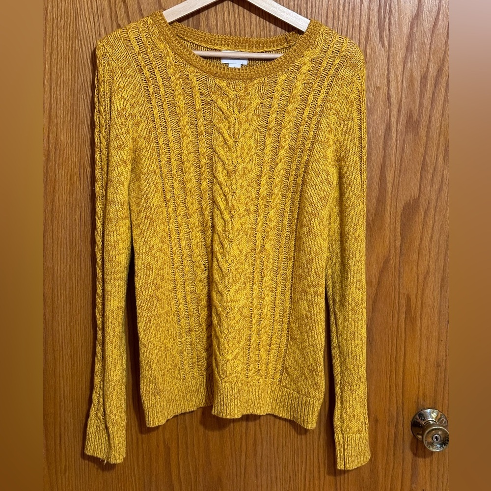 Old Navy mustard color seater‎ cable knit sz medium